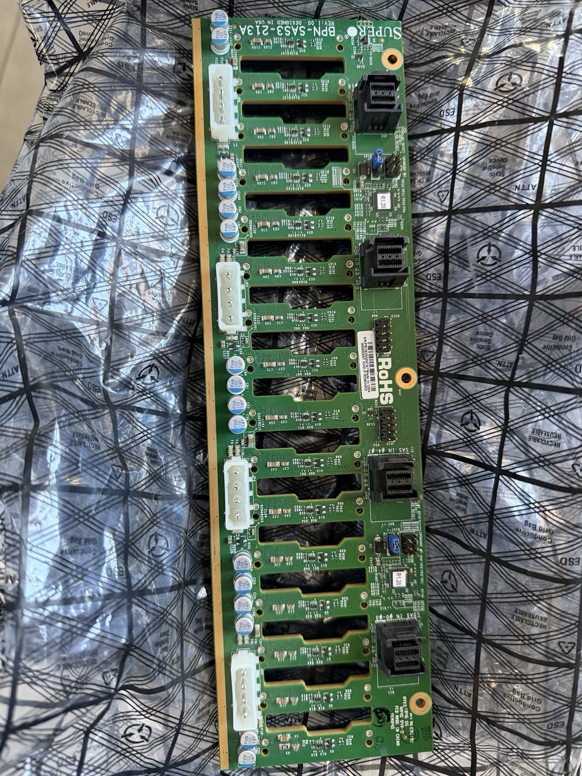 Supermicro BPN-SAS3-213A 16-Port 2.5″ SAS/SATA Hardrive 2U Server Backplane
