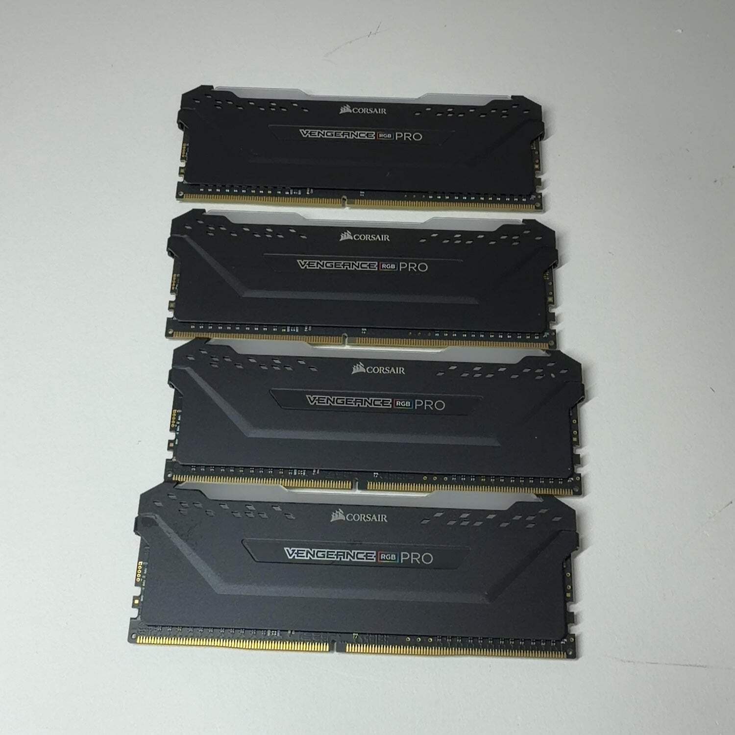 Corsair Vengeance RGB Pro 32GB (4x8GB) RAM DDR4 3200MHz CMW16GX4M2C3200C16