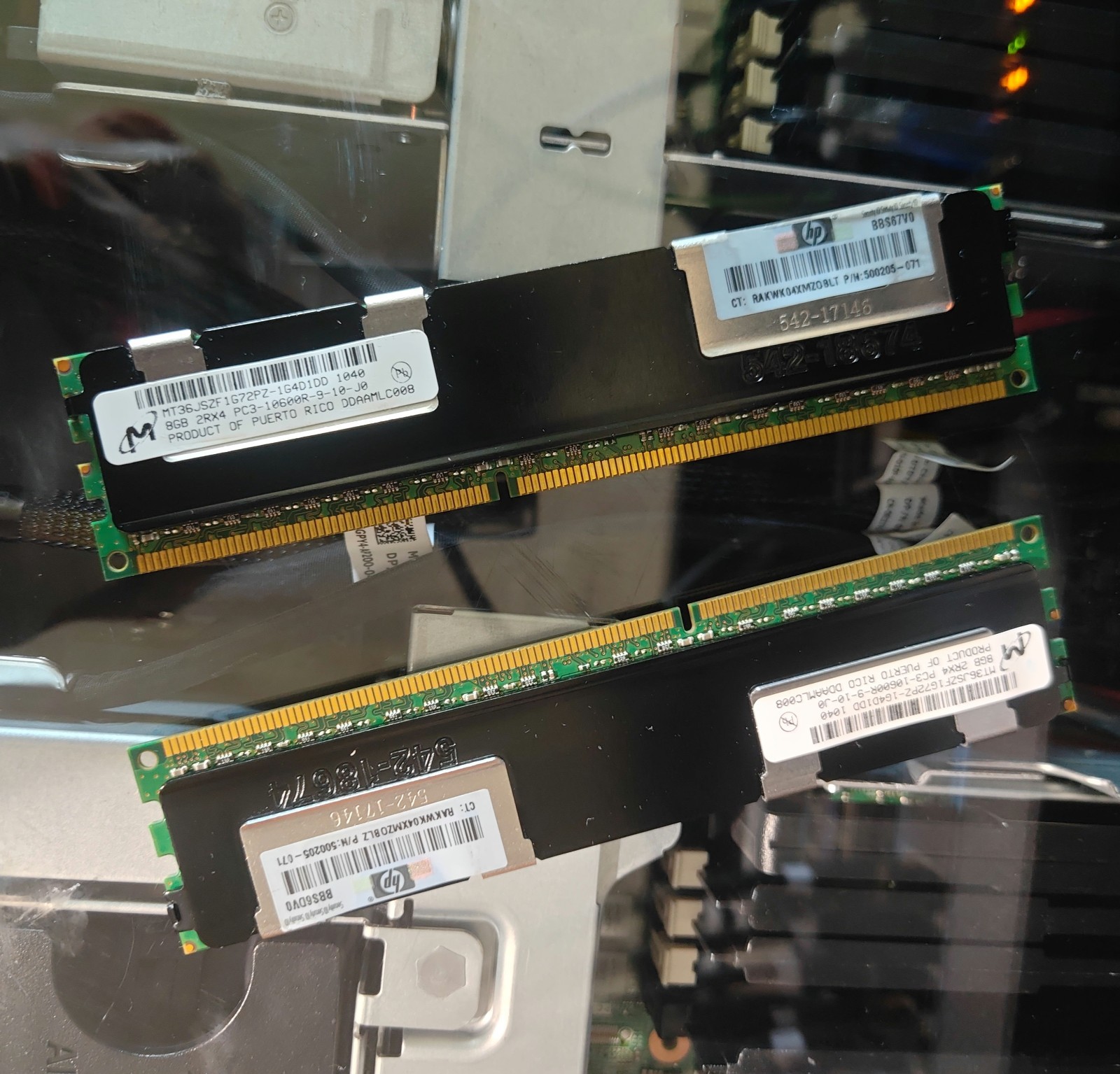 Micron (1) 8GB DDR3 SDRAM PC3-10600R ECC Registered 240-Pin DIMM Heatsink