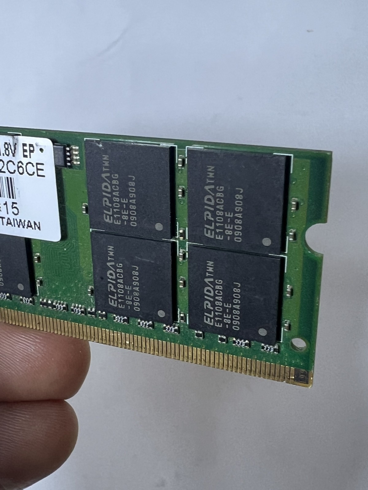 2GB DDR2-SODIMM RAM 1.8V PC2-6400S 800MHz UNIFOSA – GU332G0ALEPRH2C6CE 128MX8 EP