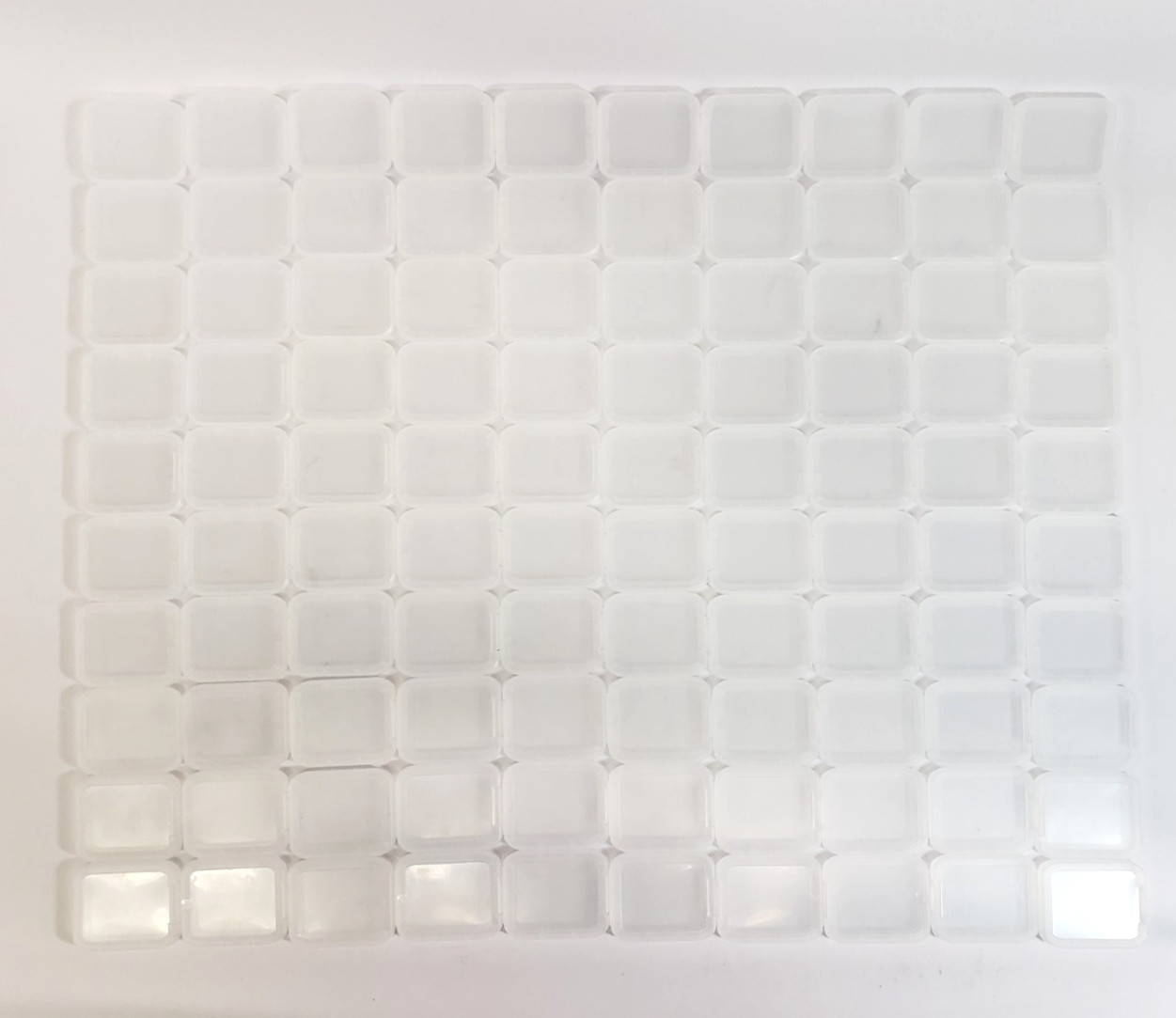 Lot of 100 Used 5cm x 4cm Clear Plastic Cases