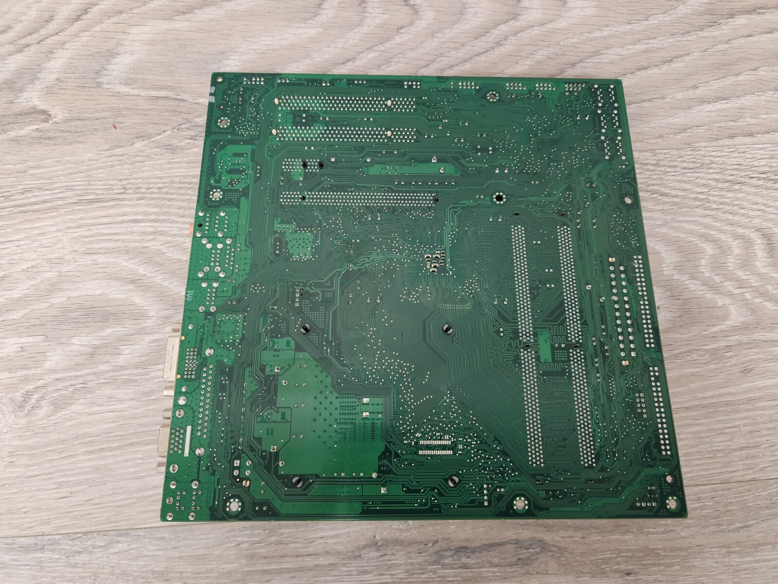 Intel Desktop Board AA E60577-202 Motherboard Core 2 Duo E7400 @ 2.8 GHz 2GB RAM