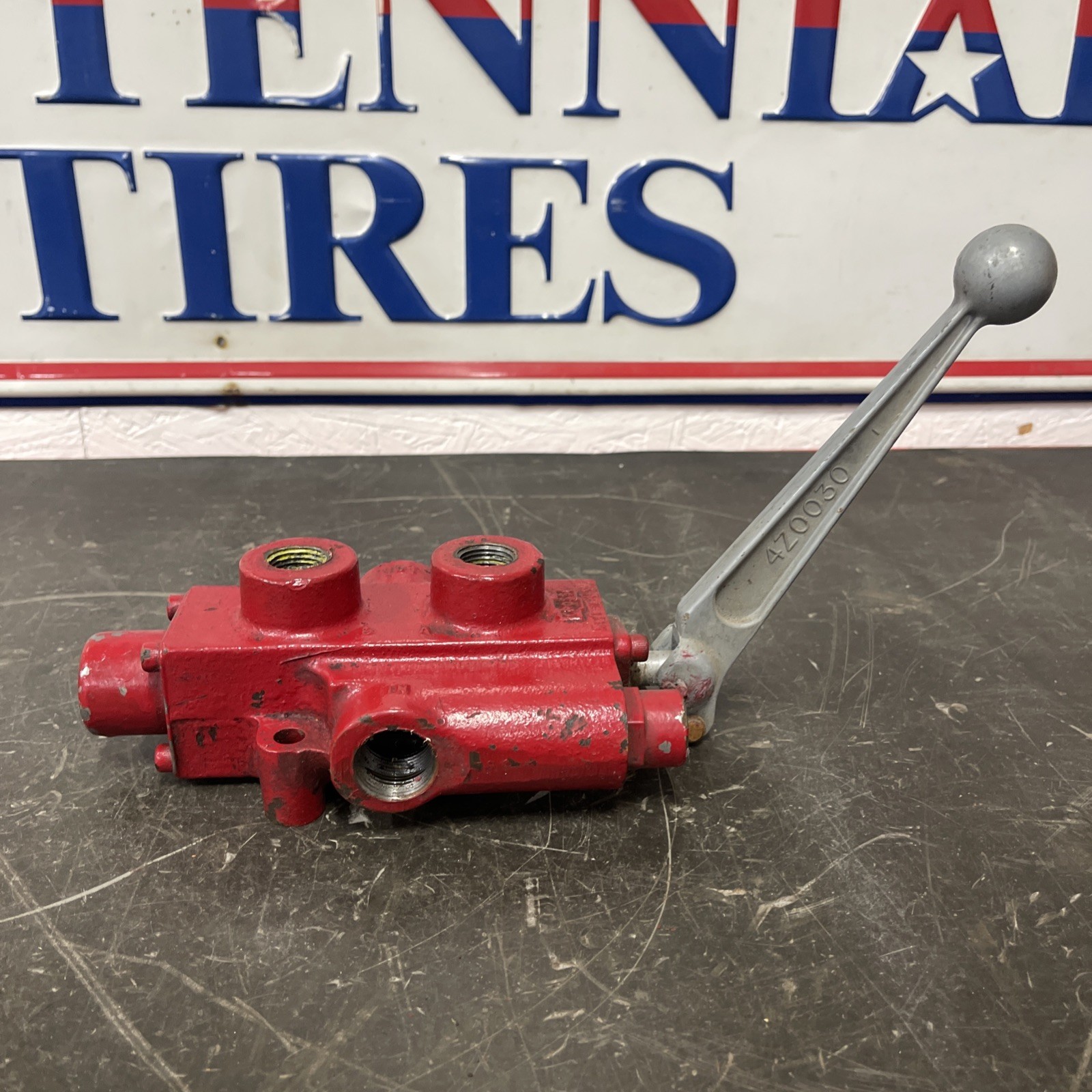 CROSS COMMERCIAL HYDRAULIC CONTROL VALVE W/ HANDLE, 3 Position