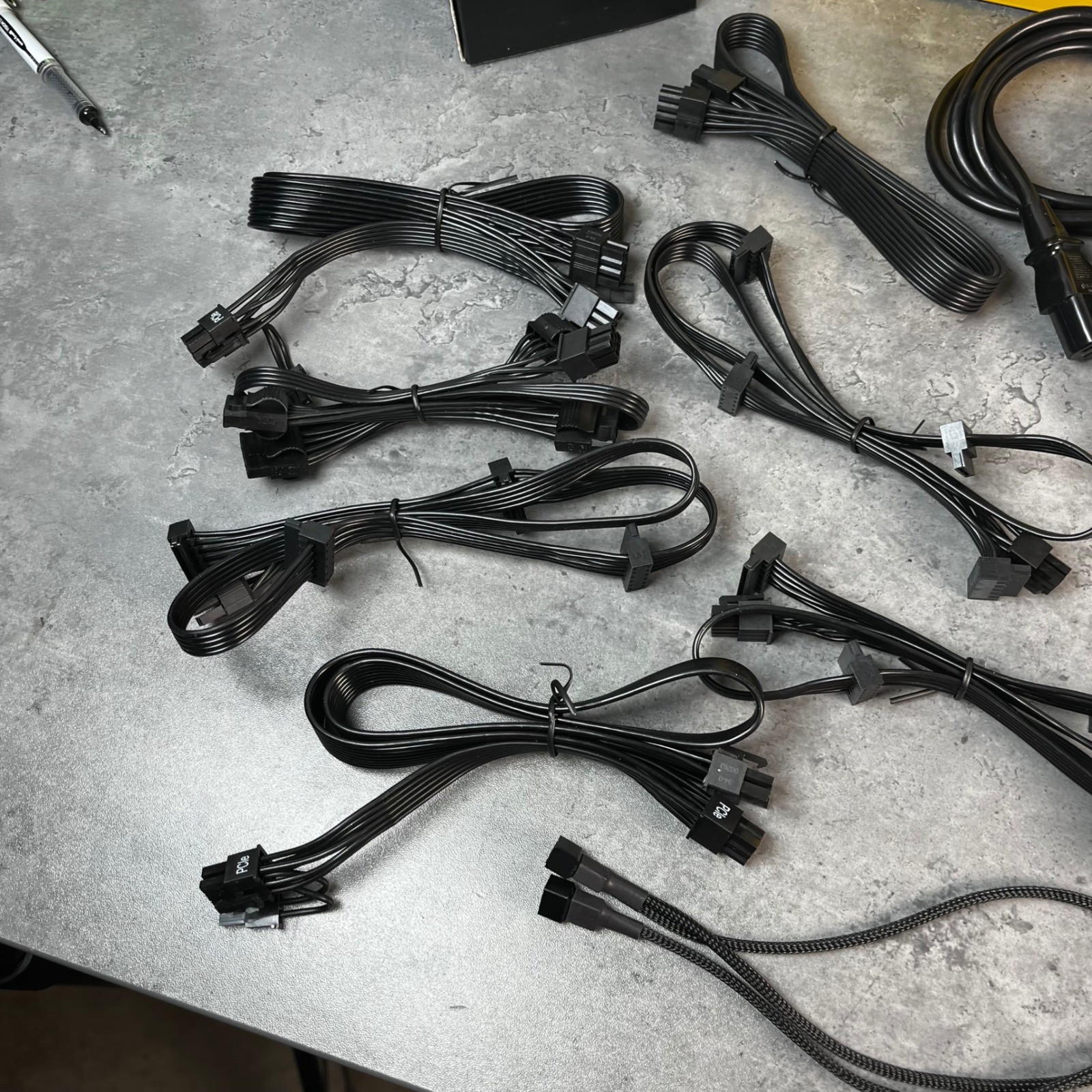 BitFenix Formula Gold 550W PSU BF550G, Corsair RM850 Modular Cables Set Open Box