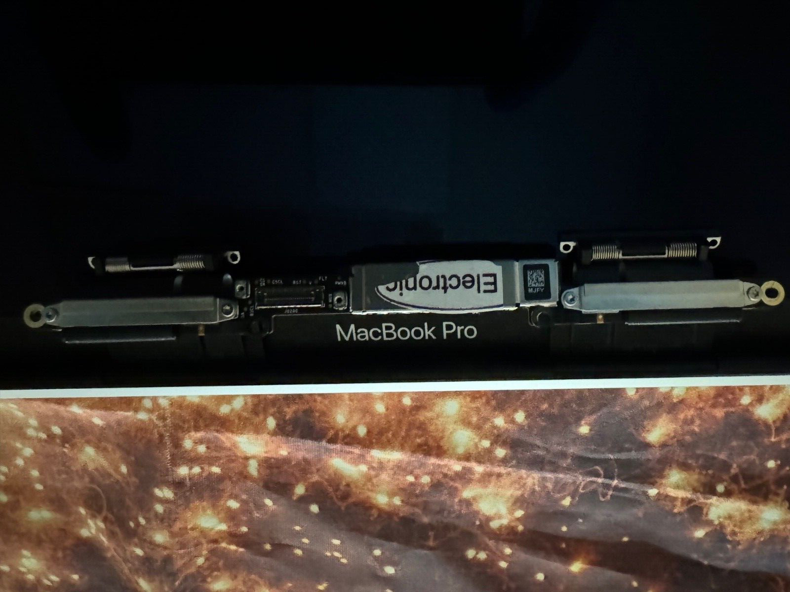 OEM Apple LCD Screen Assembly 13″ MacBook Pro A1706 A1708 2016-2017. Gray. B