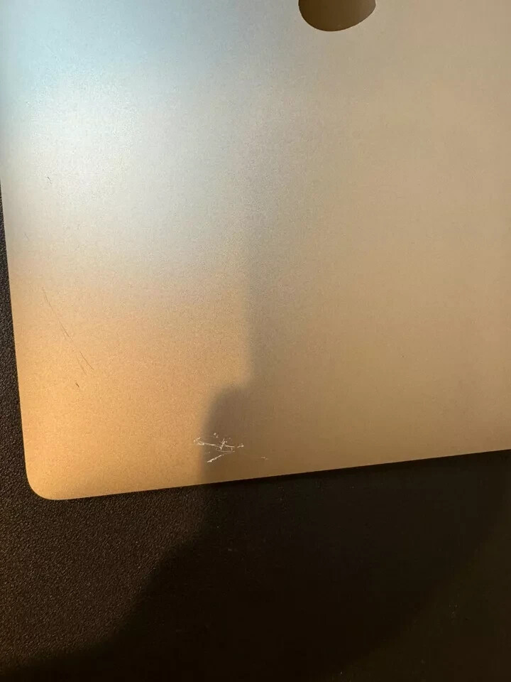 Genuine Apple LCD Screen Assembly 16″ MacBook Pro A2141 2019 | Grade B