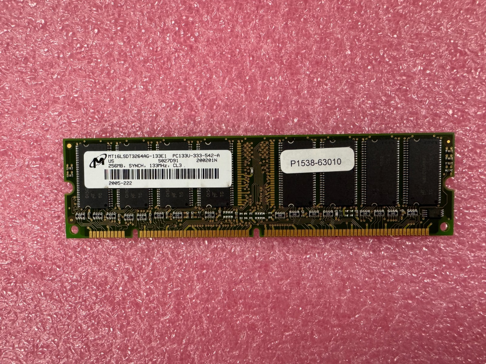 Vintage Micron 256MB PC133U-333 168Pin Desktop DIMM NON-ECC MT16LSDT3264AG-133E1