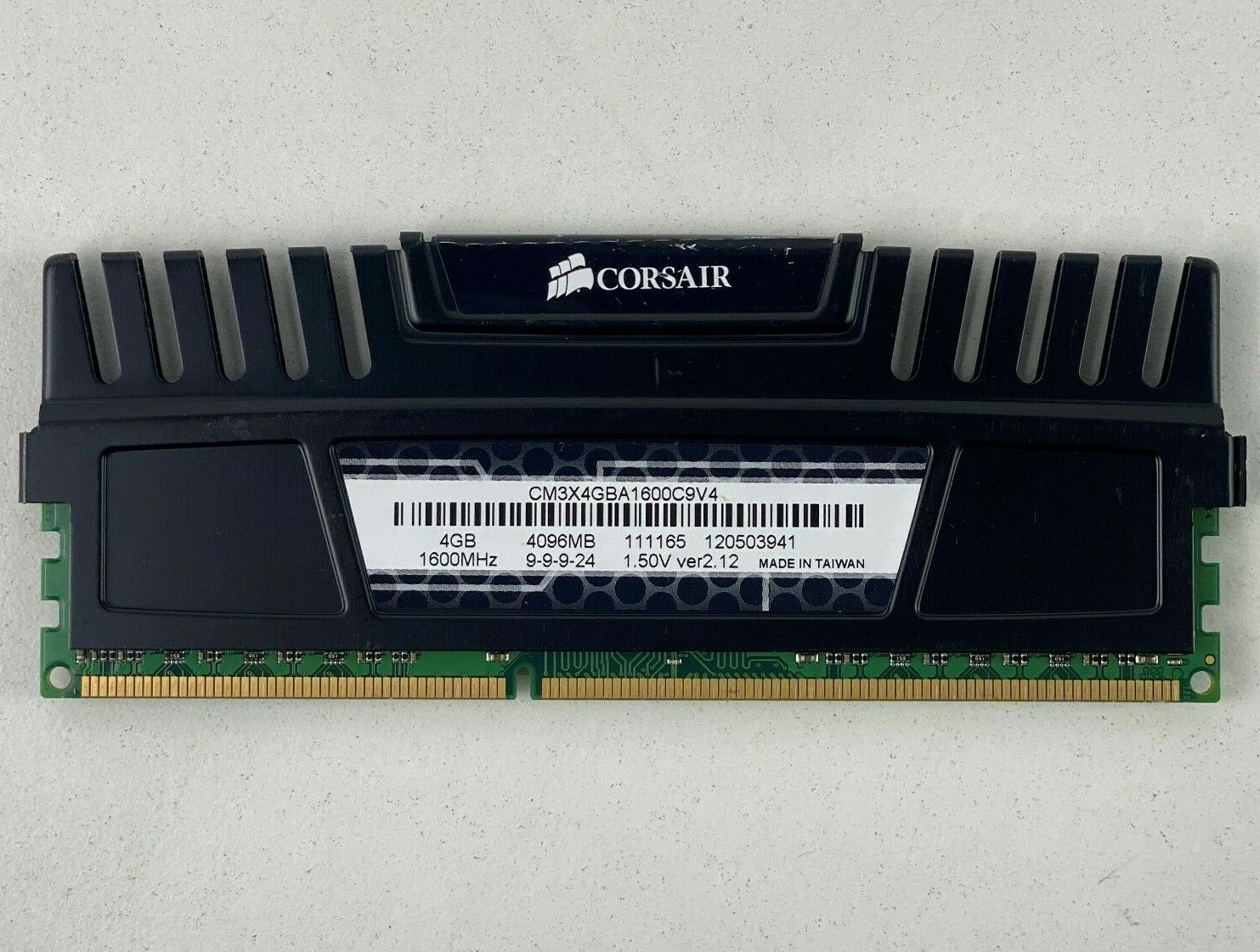 4GB x1 DDR3 1600MHz PC3-12800U DIMM 240 Pin CORSAIR Desktop Game Memory w/Shell