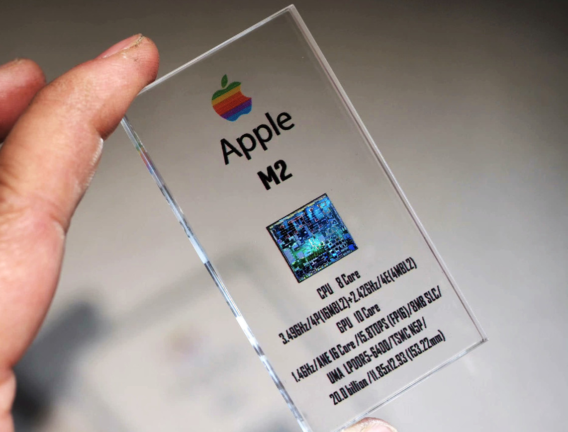 1PCS Apple M2 Chip. Crafted from genuine chips.High collectible value