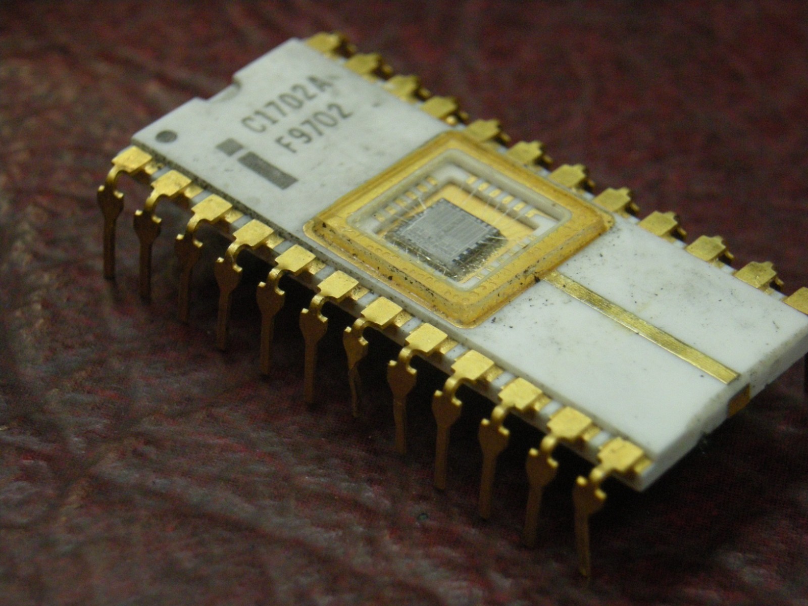 Vintage Intel C1702A EPROM Early 1970s, Gold Plated Pins, White Ceramic, Erased