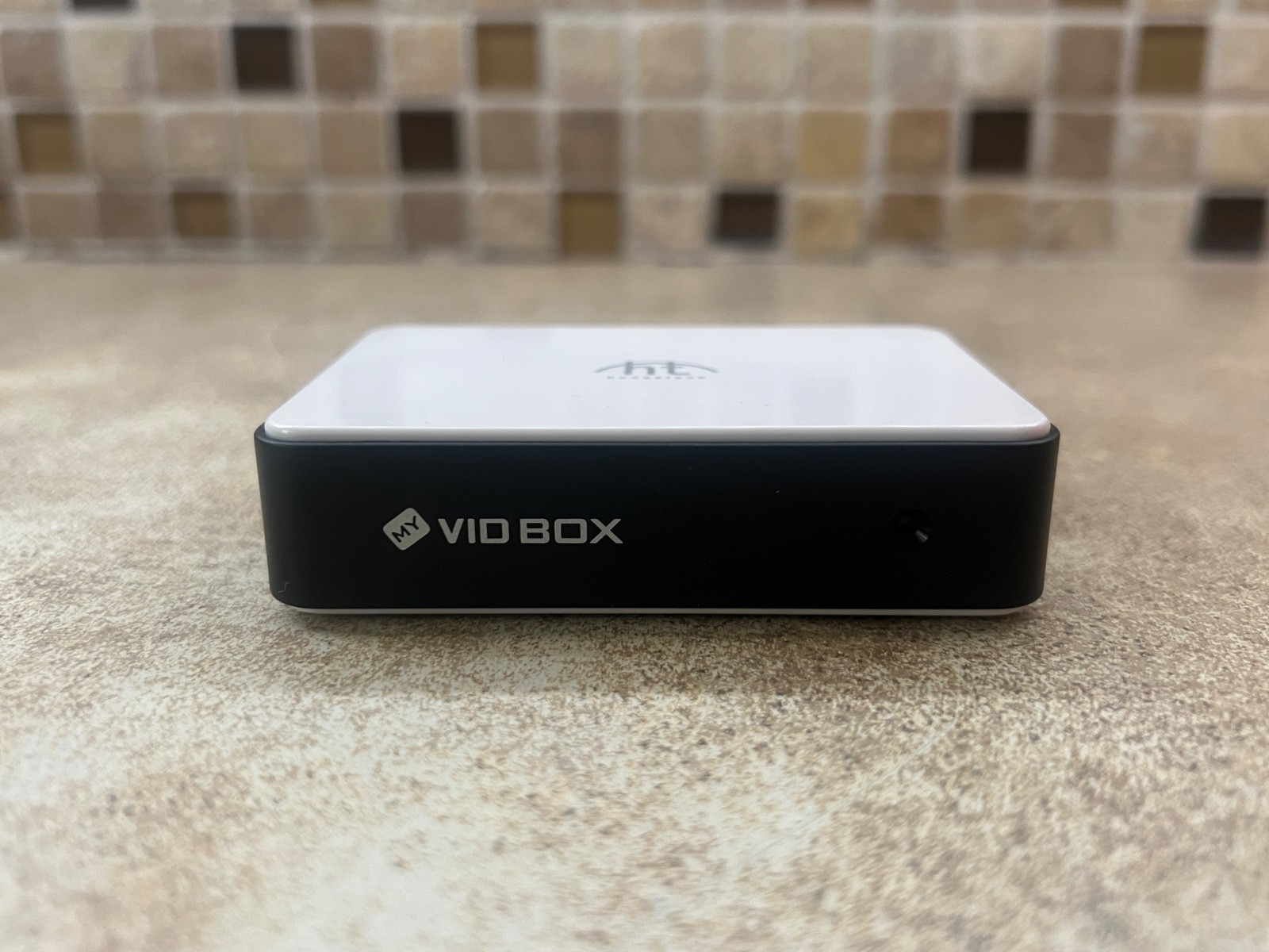 Honestech VIDBOX for Mac Analog to Digital Video Capture USB Composite RCA