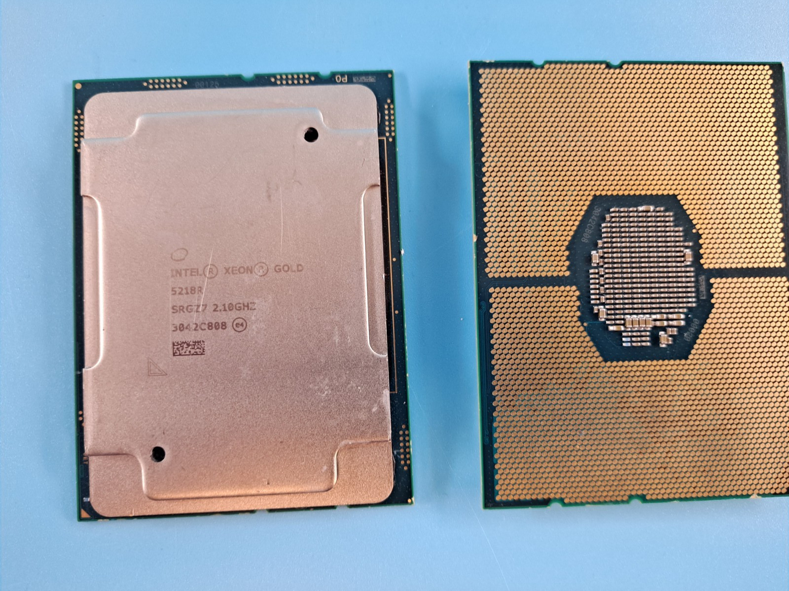 Intel Xeon Gold 5218R 2.10GHz 20 Cores SRGZ7 with scratches