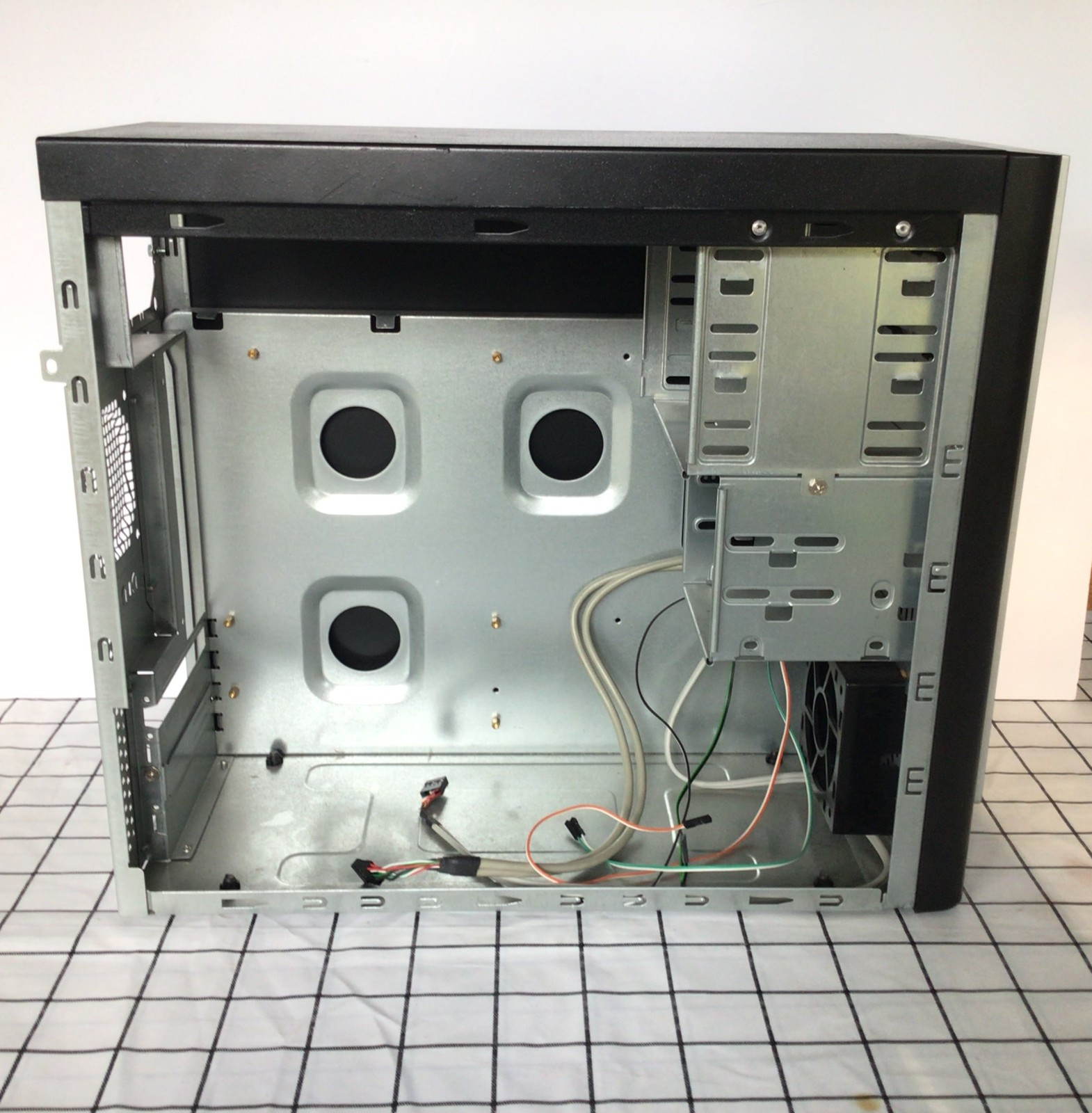 Unbranded Black/Silver Micro ATX Retro Desktop PC Computer Case – good condition