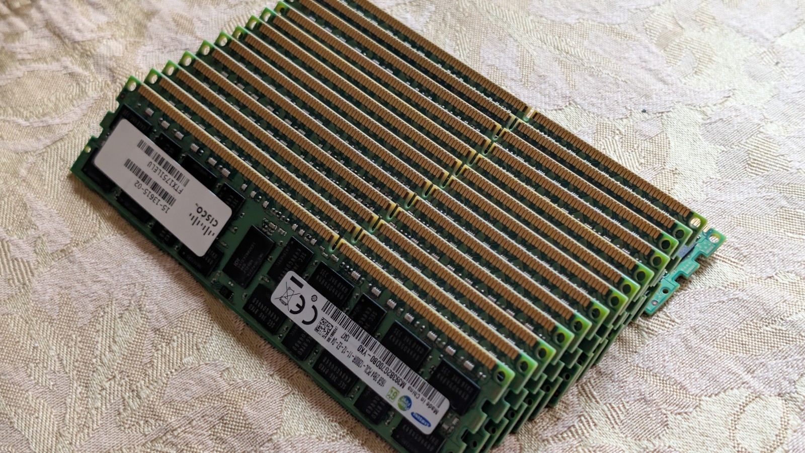 (Lot of 14) Samsung 16GB DDR3-1600MHz PC3-12800 Memory (M393B2G70BH0-YK0)