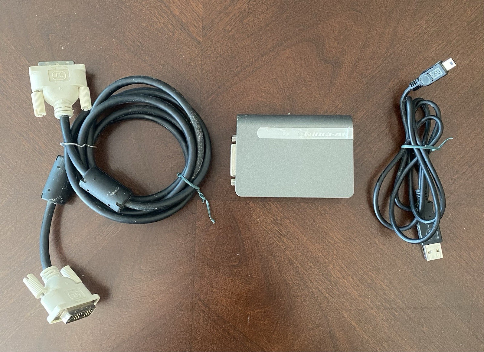 IOGEAR GUC2020DW6 DisplayLink External DVI Video Card USB 2.0 (w/USB & DVI Cable