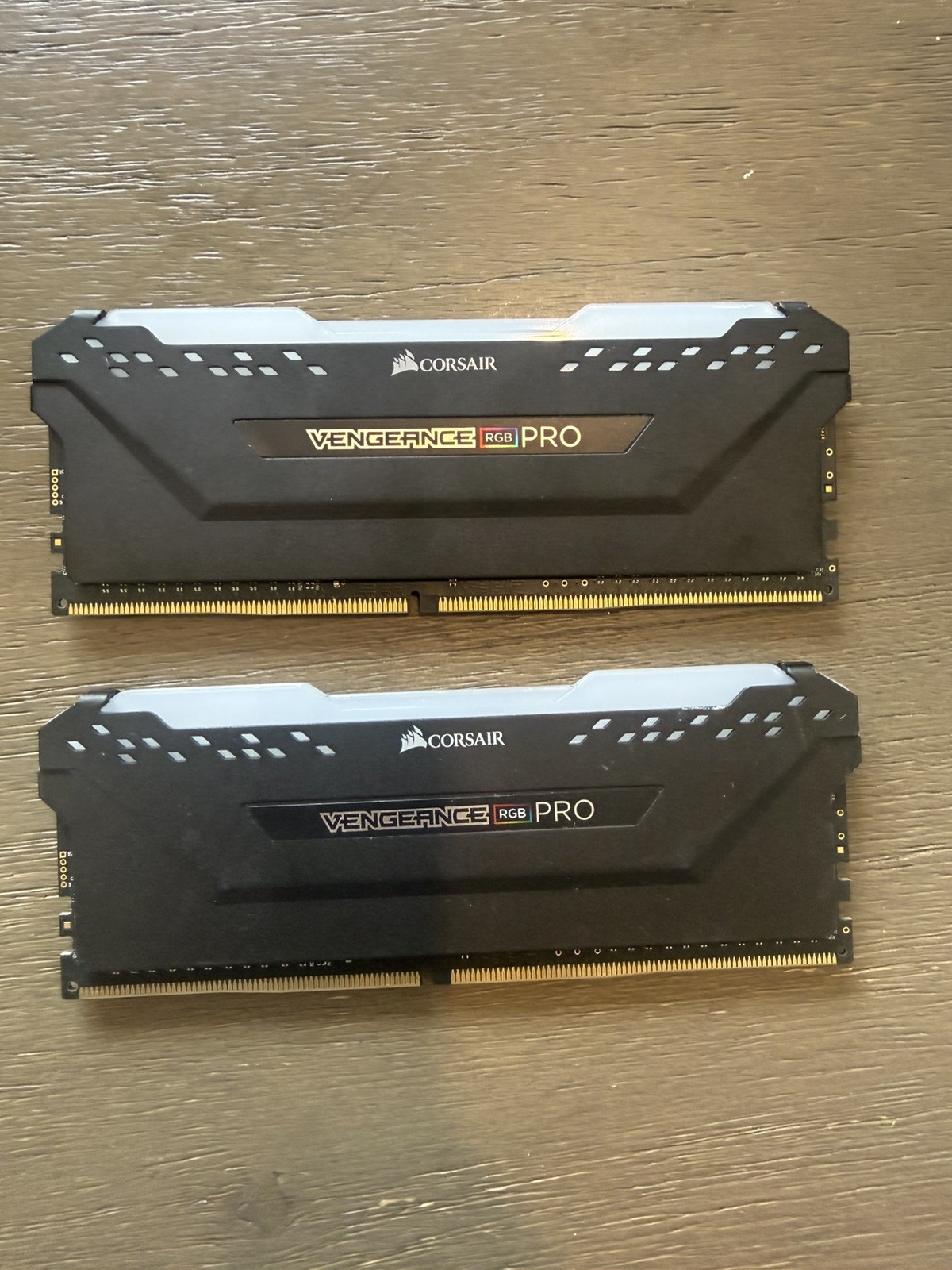Corsair CMW16GX4M2C3200C16 3200 MHz RGB 16GB DDR4 SDRAM – Black