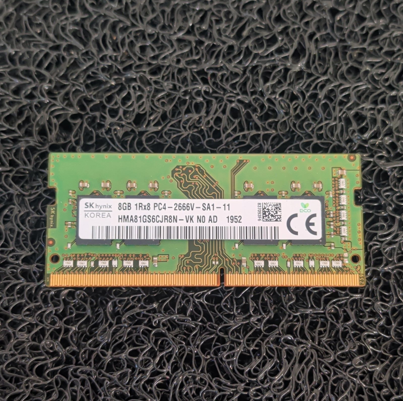 SK hynix 1x 8GB DDR4 SDRAM SO-DIMM PC4-2666V 260-Pin RAM HMA81GS6CJR8N-VK