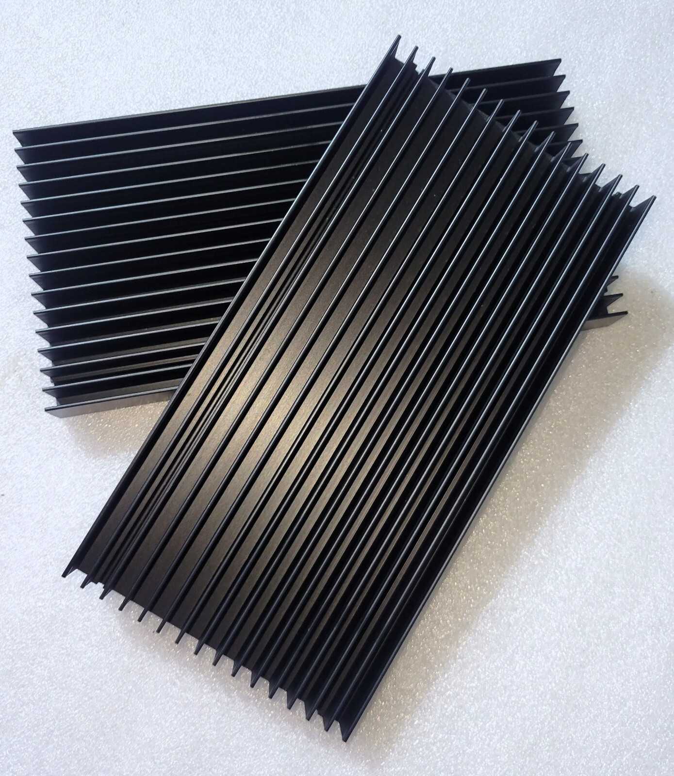2pcs 200x100x18mm Large Black Anodized Aluminum Heatsink Cooler For LED Cooling