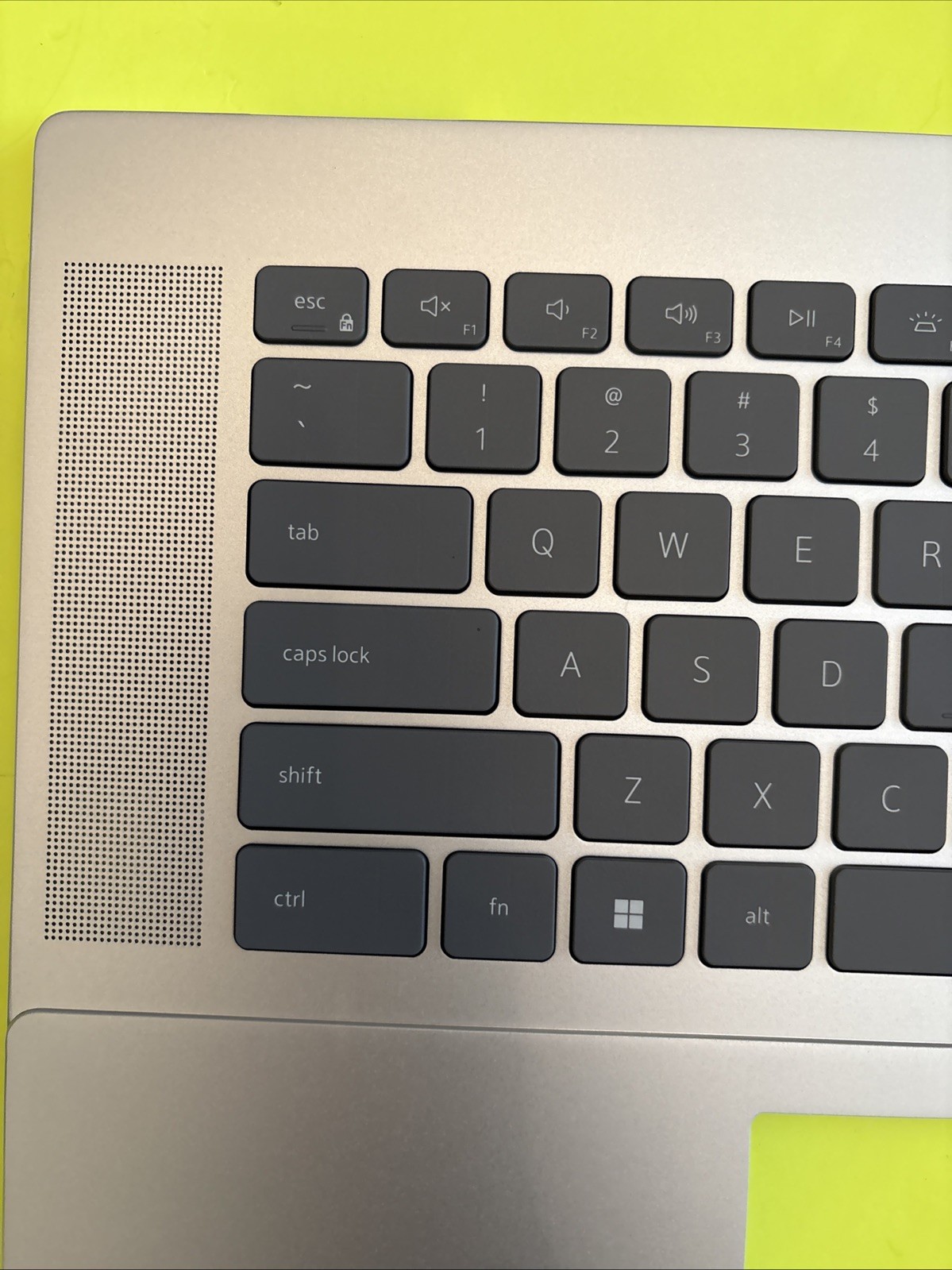 Dell Inspiron 16 5625 Laptop Palmrest Bcl Keyboard HJ5PC 0HJ5PC R19,31