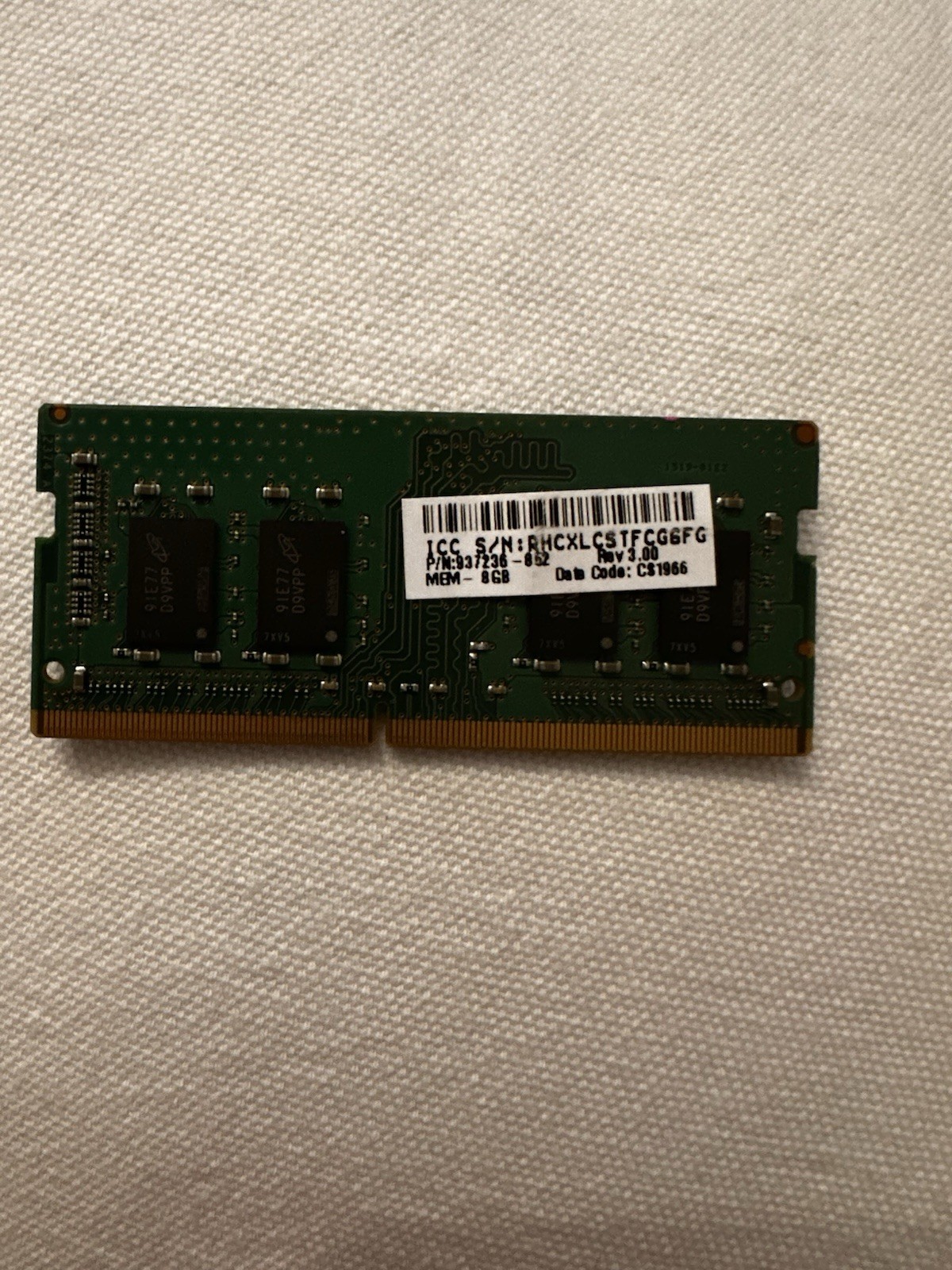 Micron 8GB 1Rx8 PC4-2666V-SA2-11
