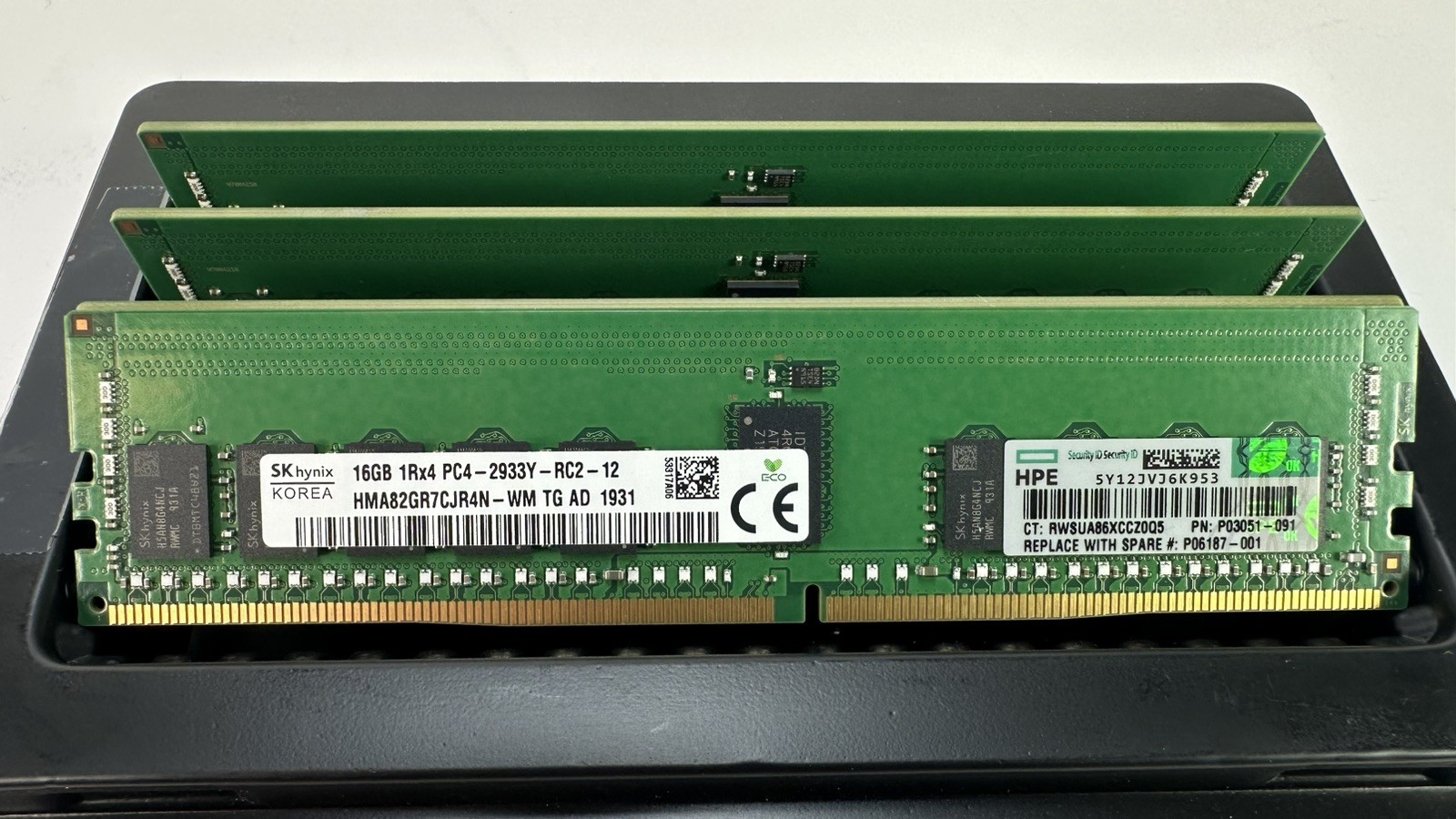 HPE Hynix 16GB PC4-23400 DDR4-2933MHz ECC Reg 1Rx4 RAM Memory P03051-091 2933Y