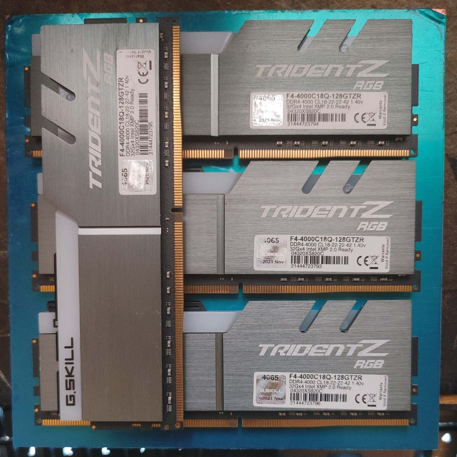 G.SKILL TridentZ RGB 128GB DDR4-4000 4x32GB Quad Channel Kit F4-4000C18Q-128GTZR