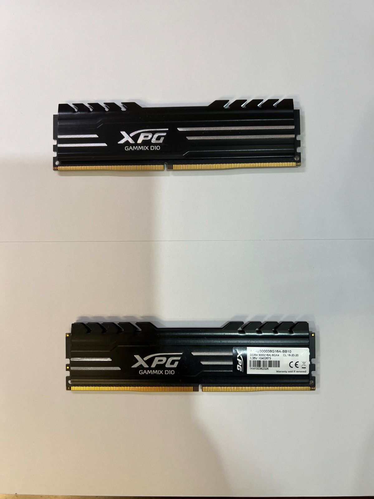 XPG GAMMIX D10 DDR4 3000MHz CL16 Gaming RAM 8GBx2