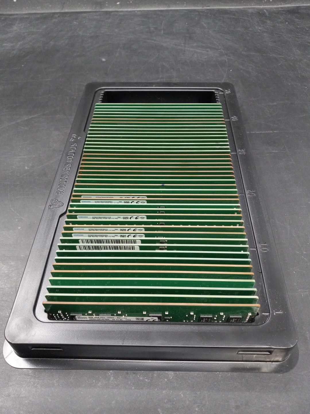 Lot of 42 – 8GB Mixed Major Brand DDR4 ECC Registered RDIMM Server Memory / Ram
