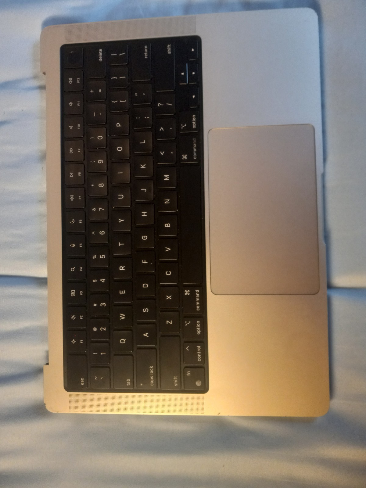 A2442 2021 Macbook PRO M1 PRO 14″ SILVER ||||TOP CASE ONLY |||| READ NO DISPLAY