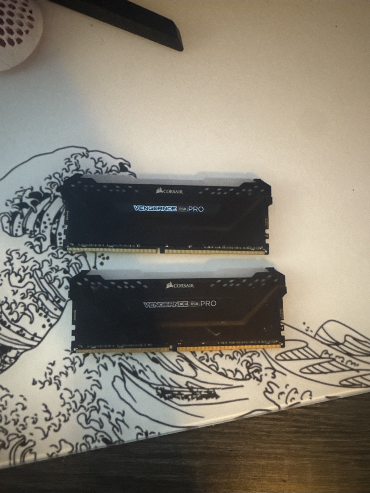 Corsair CMW16GX4M2C3200C16 3200 MHz RGB 16GB DDR4 SDRAM – Black