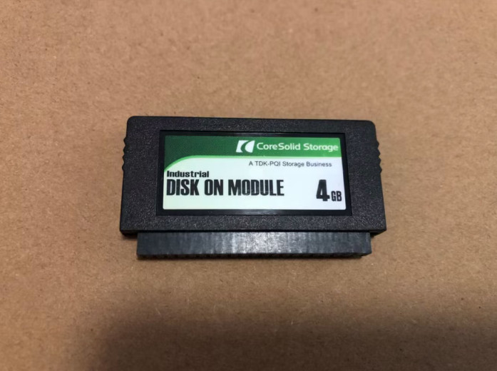 coresolid Storage TDK-PQI Industrial DISK ON MODULE 4GB 44PIN DOM