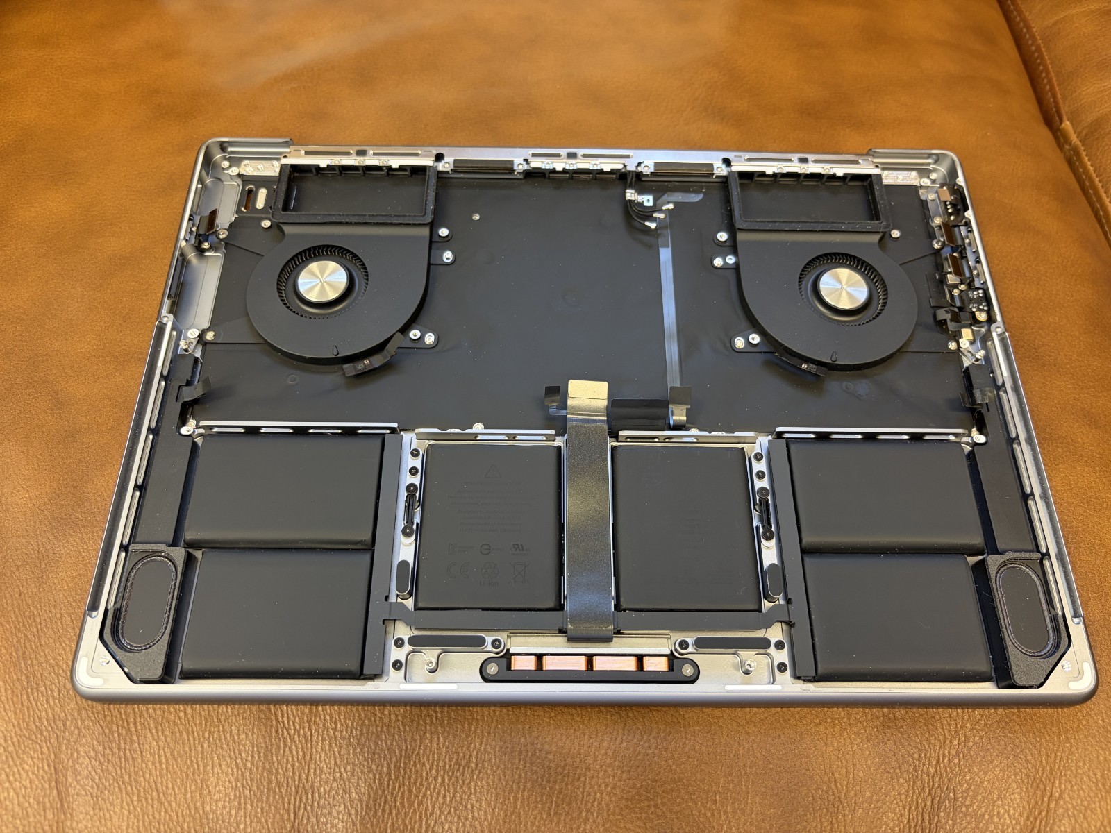 2021 Apple MacBook Pro A2442 Space Gray 14″ TopCase Keyboard Battery Touchpad