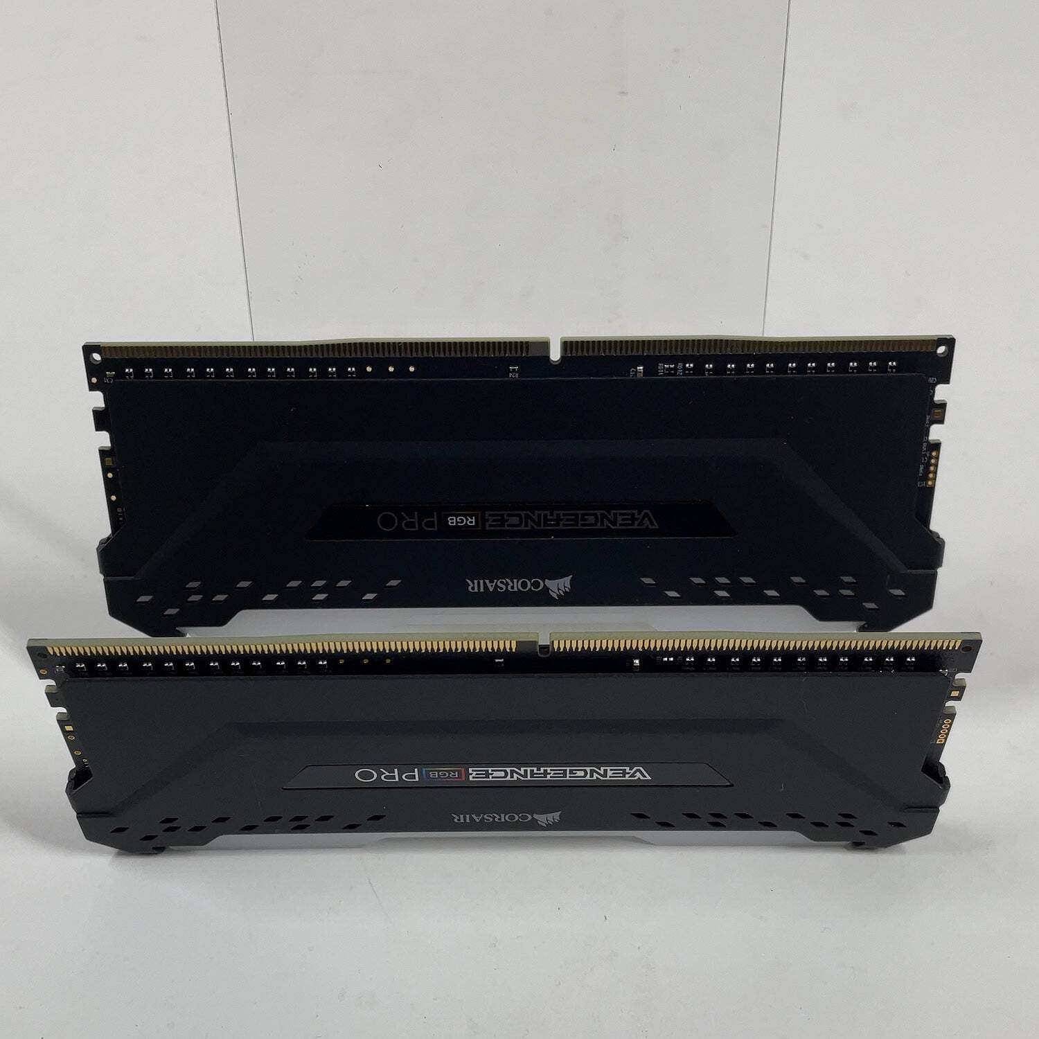 Corsair Vengeance RGB Pro 16GB (2x8GB) RAM DDR4 3200MHz CMW16GX4M2C3200C16