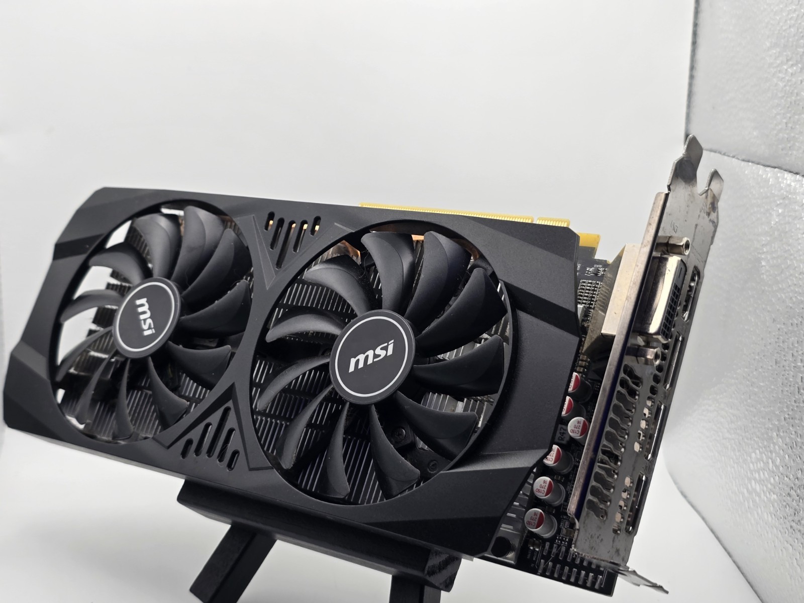 MSI Radeon RX 570 8GB GDDR5 PCI Express x16 (Uses x8) ATX RX 570 8GT OC