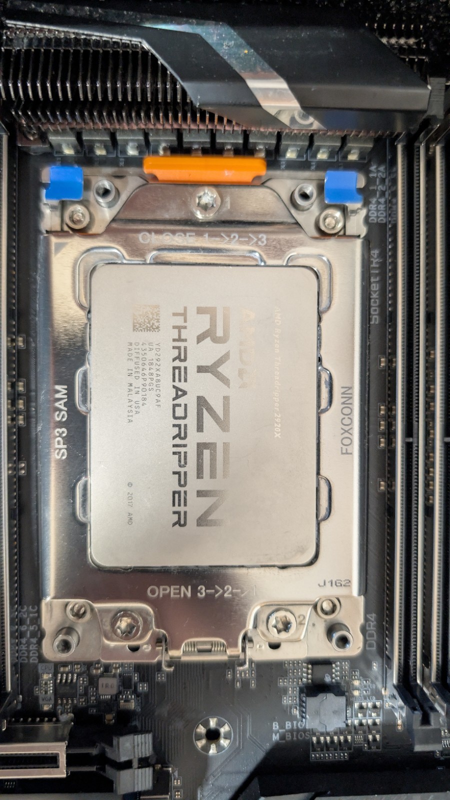 Working ThreadRipper 2920X GIGABYTE X399 AORUS Xtreme Box, Manual, Accessories.