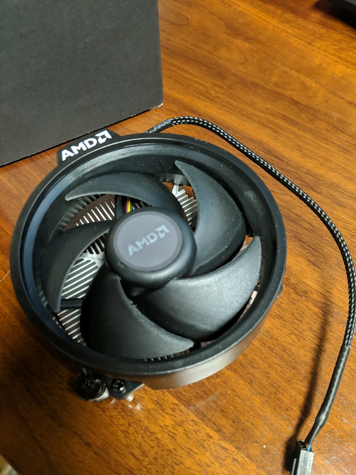 AMD Ryzen 5 Pro 2400G 3.6Ghz Socket AM4 CPU includes stock fan