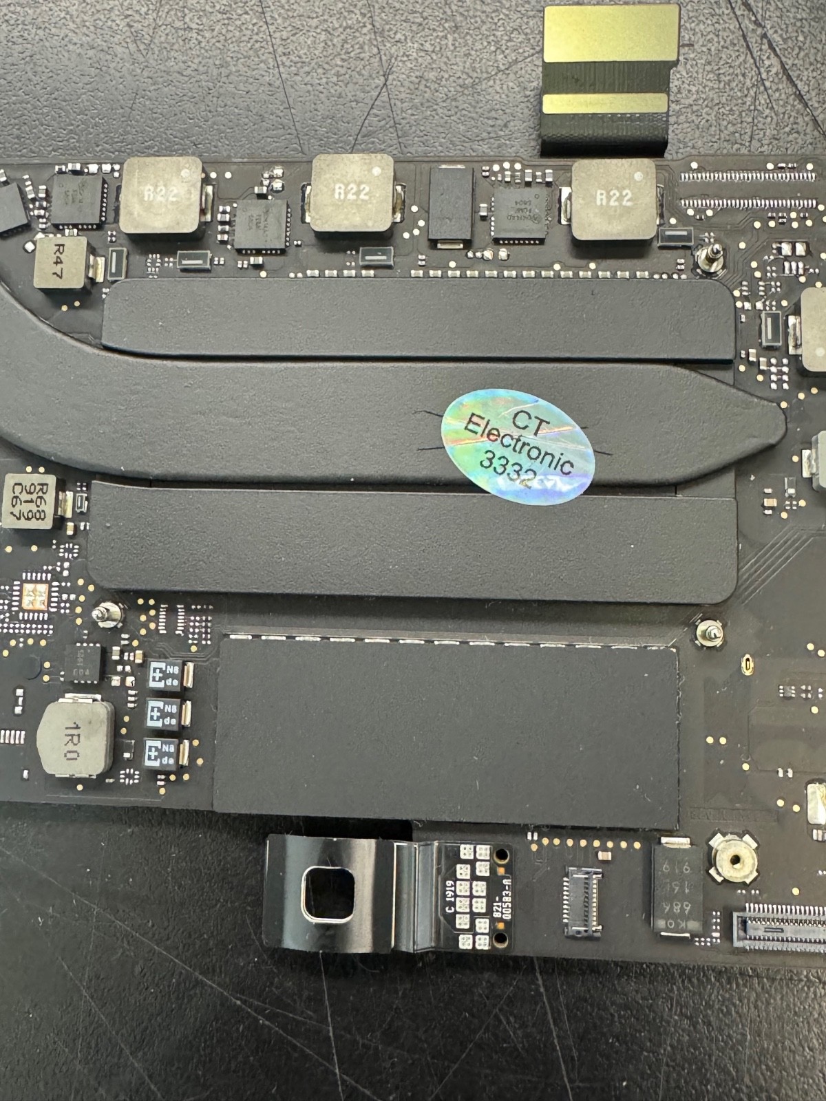 MacBook Pro 13″ 2019 A2159 Logic Board i5 1.4Ghz / 16GB / 128GB W Touch ID
