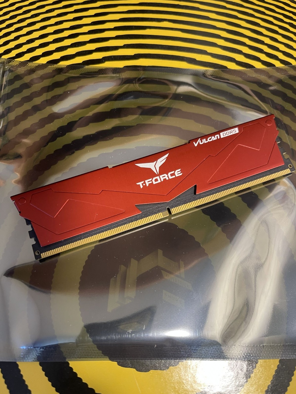 TEAMGROUP T-Force VULCAN DDR5 6000mhz DESKTOP RAM RED 16gb CL38