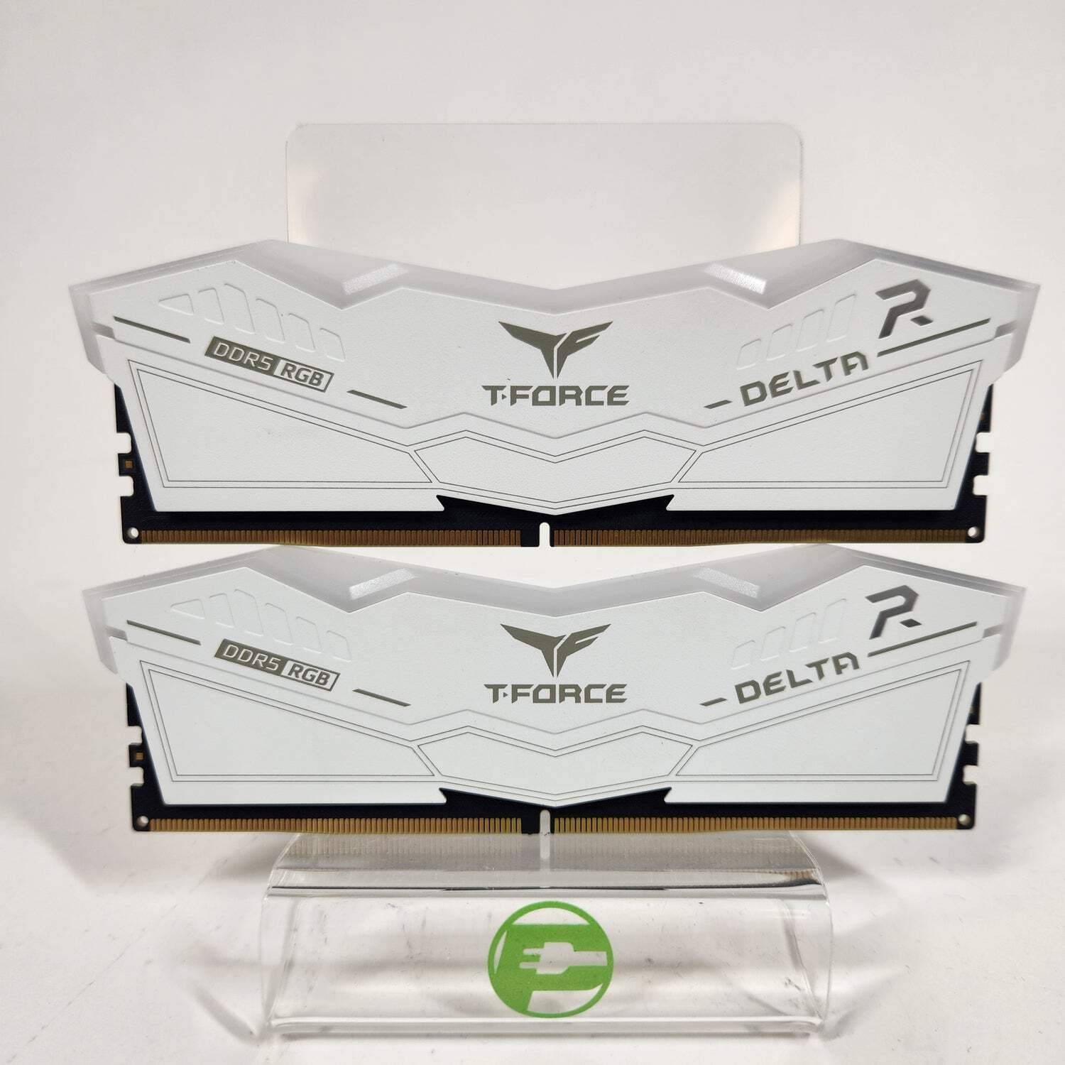 TeamGroup T-Force Delta RGB 16GB (2x8GB) RAM DDR5 5200MHz FF4D516G5200HC40CBK