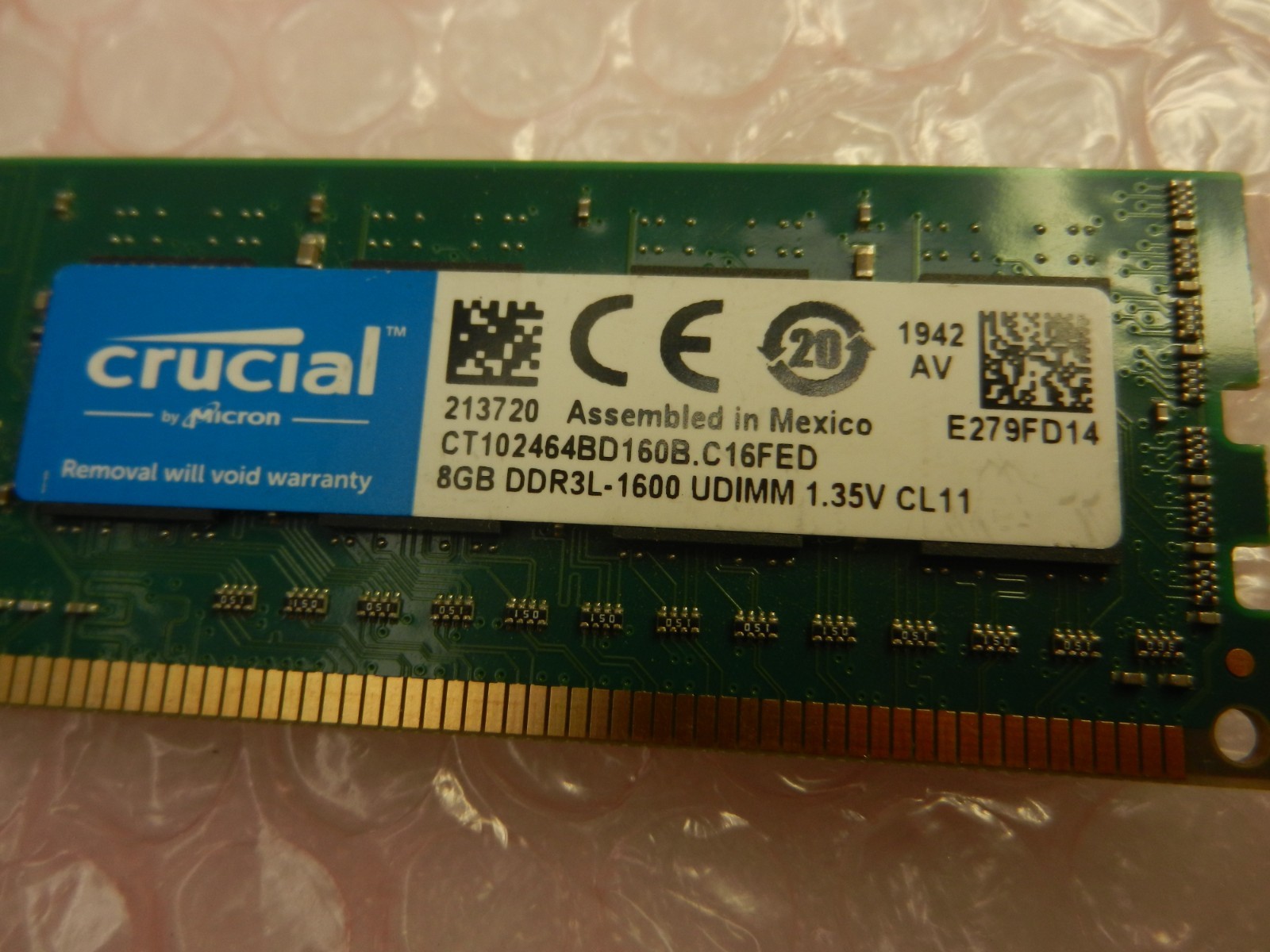 (1) Crucial 8 gb DDR3L -1600 UDIMM memory module CT102464BD160B.C16FED