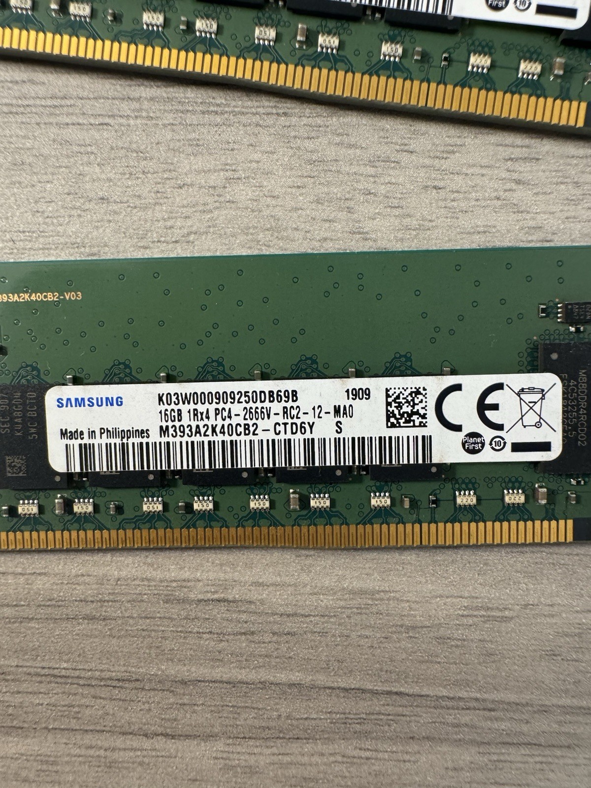 Samsung 48GB (3x16GB) DDR4 ECC Registered RDIMM PC4-2666V M393A2K40CB2-CTD6Y