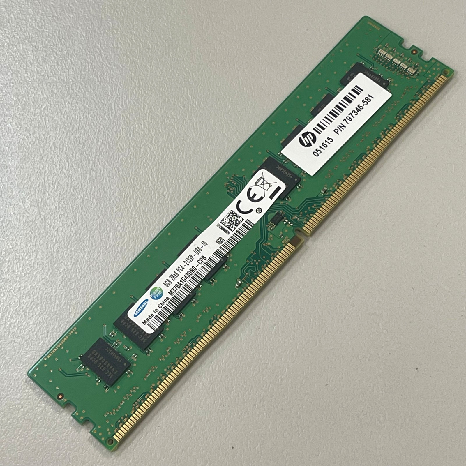 Samsung 8GB DDR4 RAM PC4-17000 2133MHz non-ECC CL15 M378A1G43DB0-CPB 797346-581
