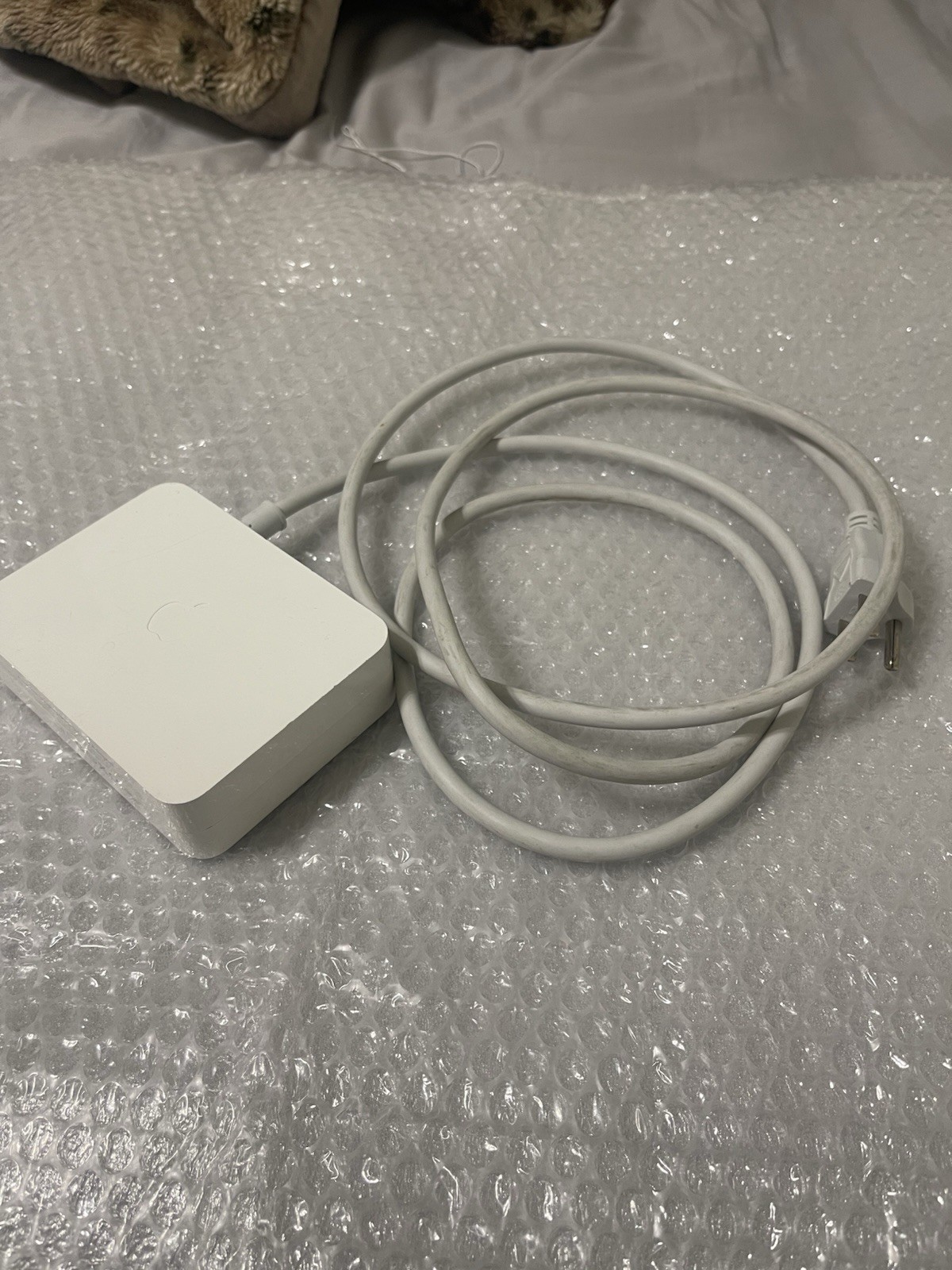 Genuine Apple A1097 Cinema HD Display 90W Power Adapter for 23” Cinema Display