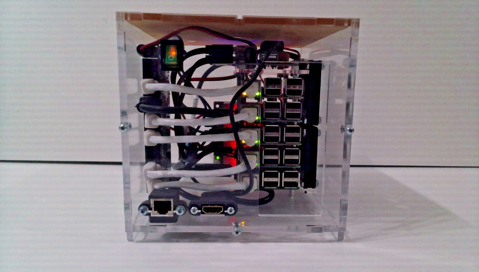 Raspberry Pi Cluster 5-Node Kit – 4x Pi 3 + 1x Pi 2 – Case w/ Built-in 8-Port Gb