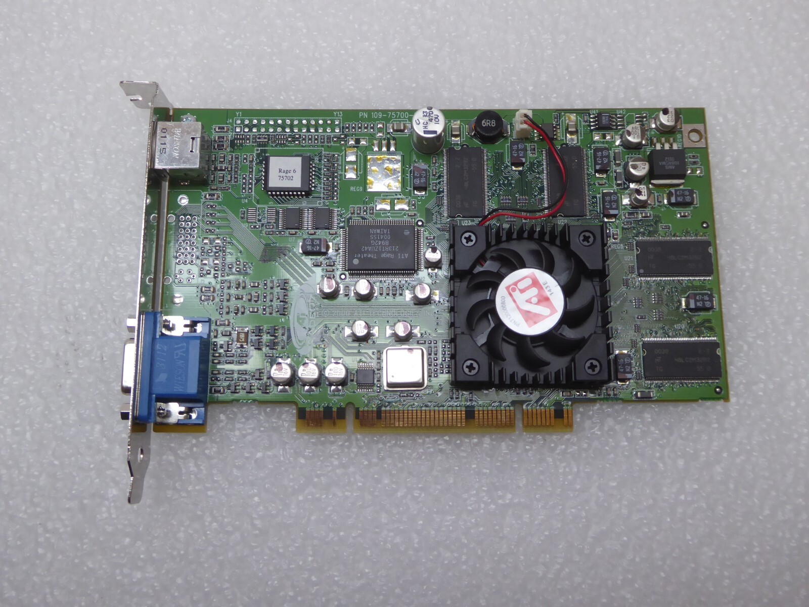 ATI Rage 6 SDR 32Mb 109-75700-00 Graphics Card