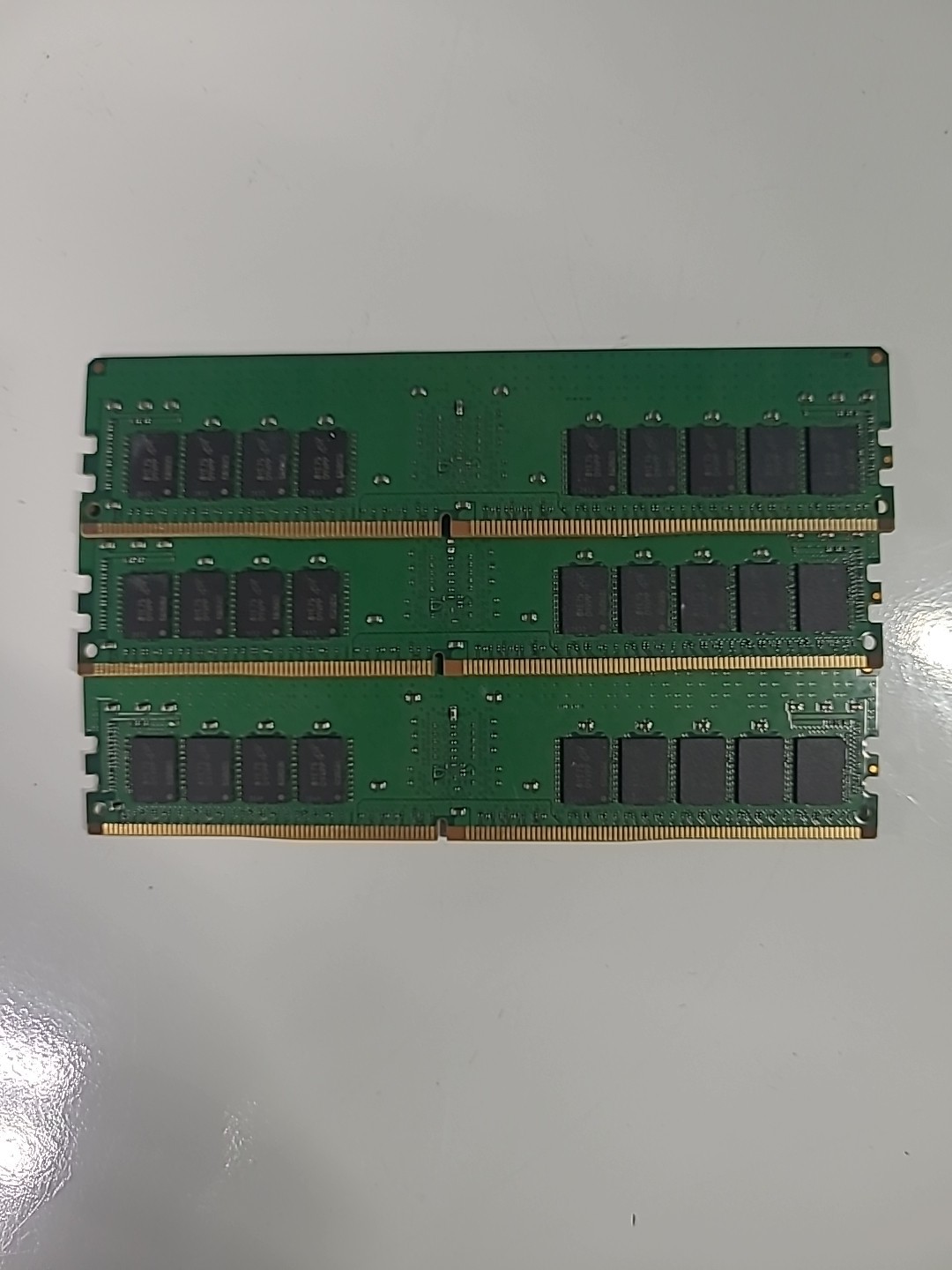 Lot Of 3 MICRON 16GB 2RX8 PC4-2666V-R2 MTA1BASF2G72PDZ-2GE1SI DDR4 UDIMM