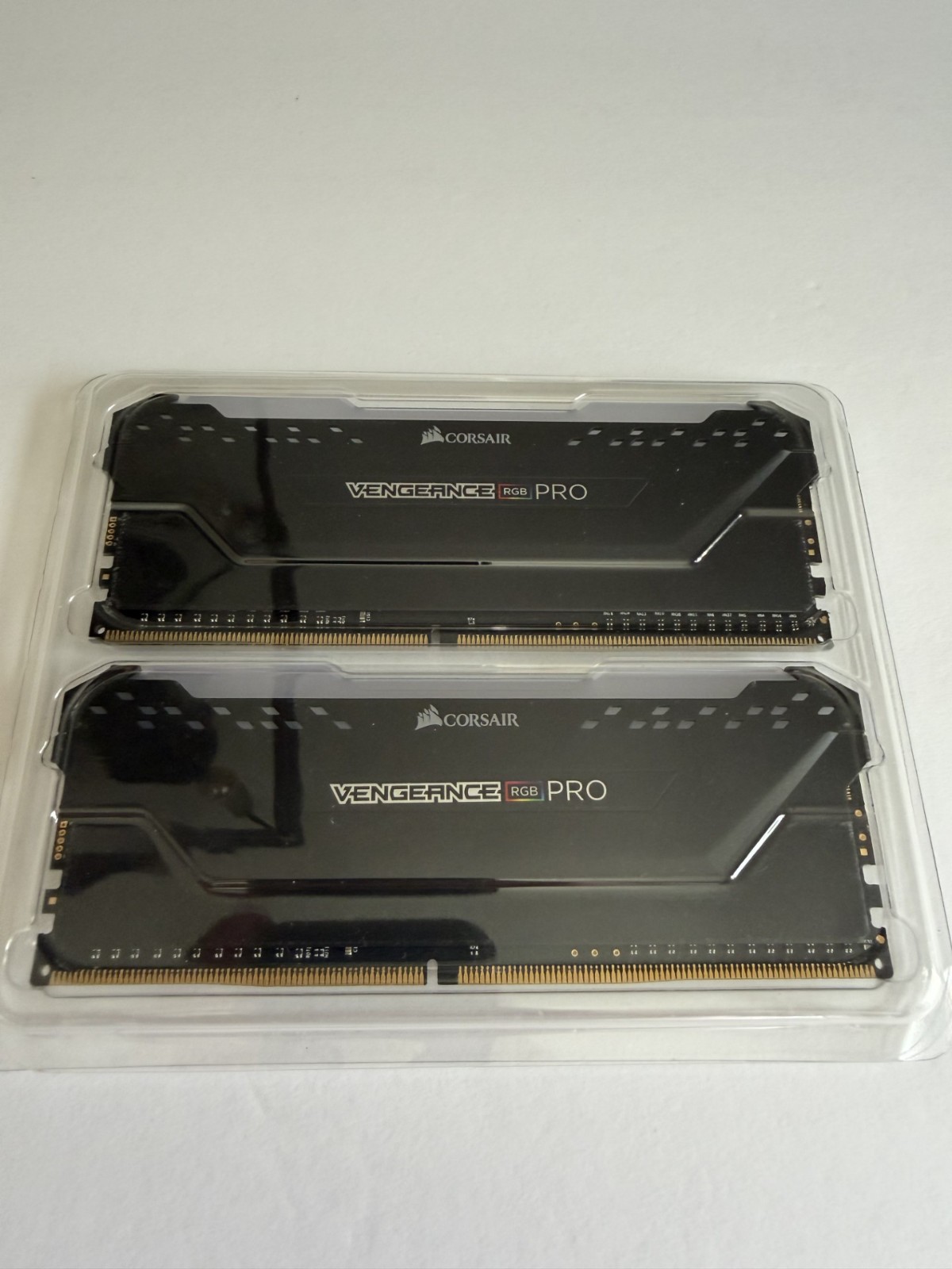 Corsair Vengeance RGB Pro 16GB (2x8GB) RAM DDR4 3200MHz CMW16GX4M2C3200C16