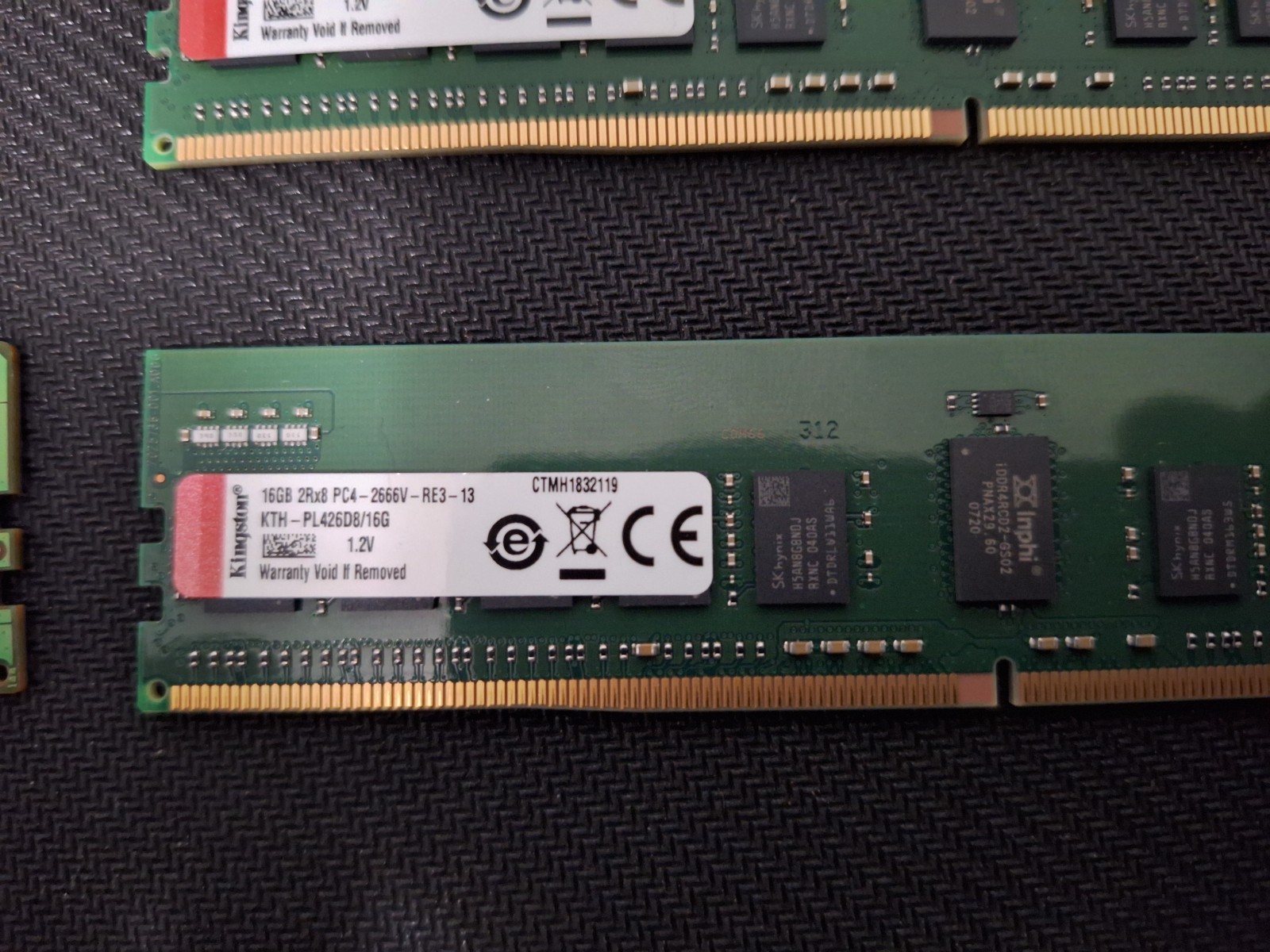 SAMSUNG 16GB 2Rx8 PC4-2666V DDR4 UDIMM M378A2K43DB1-CTD Desktop RAM