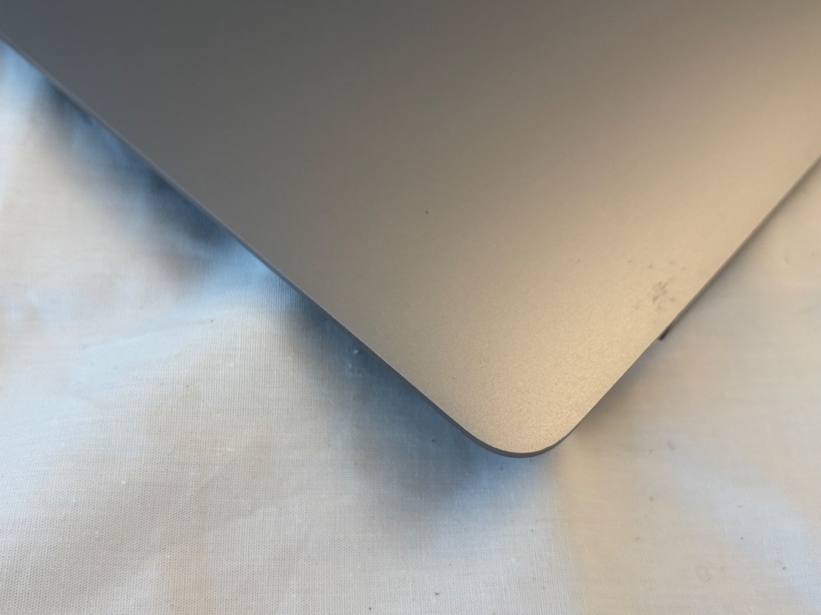 Genuine Apple LCD Screen Assembly 16″ MacBook Pro A2141 2019 2020 GRAY