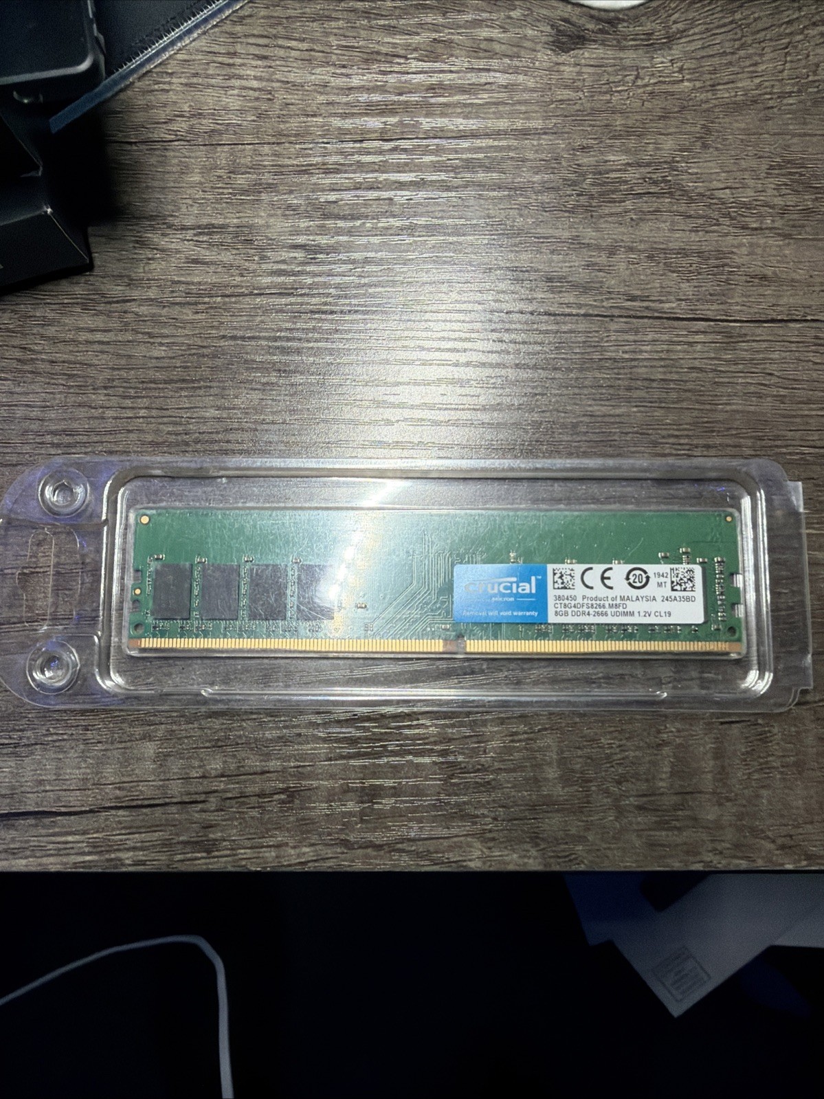 Crucial CT8G4DFS8266 8GB DDR4-2666 DIMM CL19 Single Memory Module. – Unopened